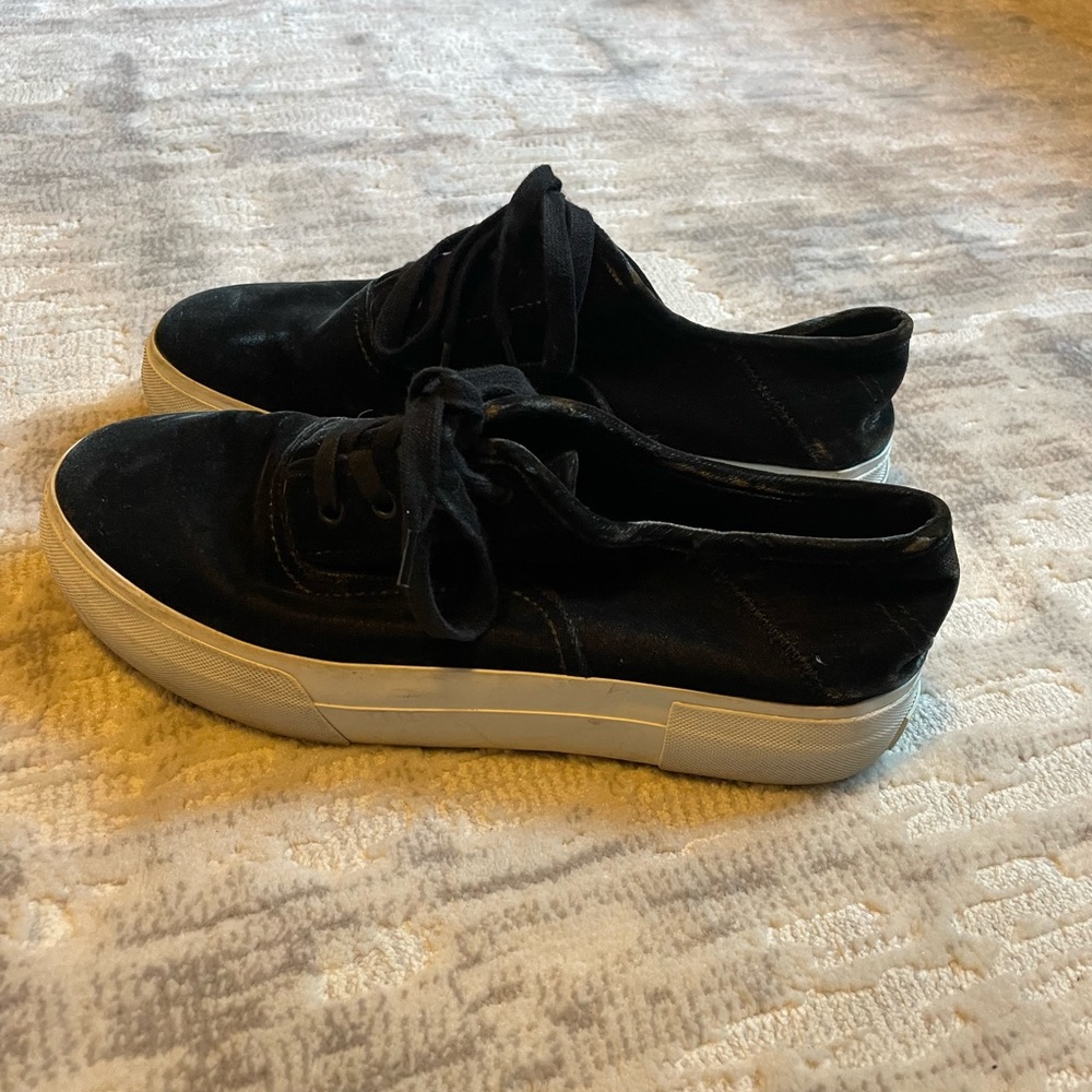 Vince sneakers